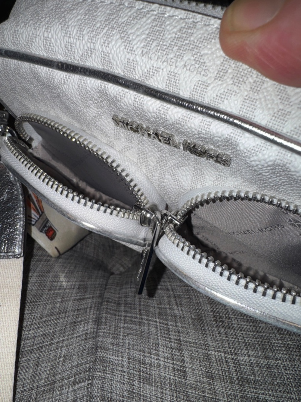 Michael Kors Bag Jet Set Signature Logo Strap with Front Pockets Crossbody - Picture 16 of 17